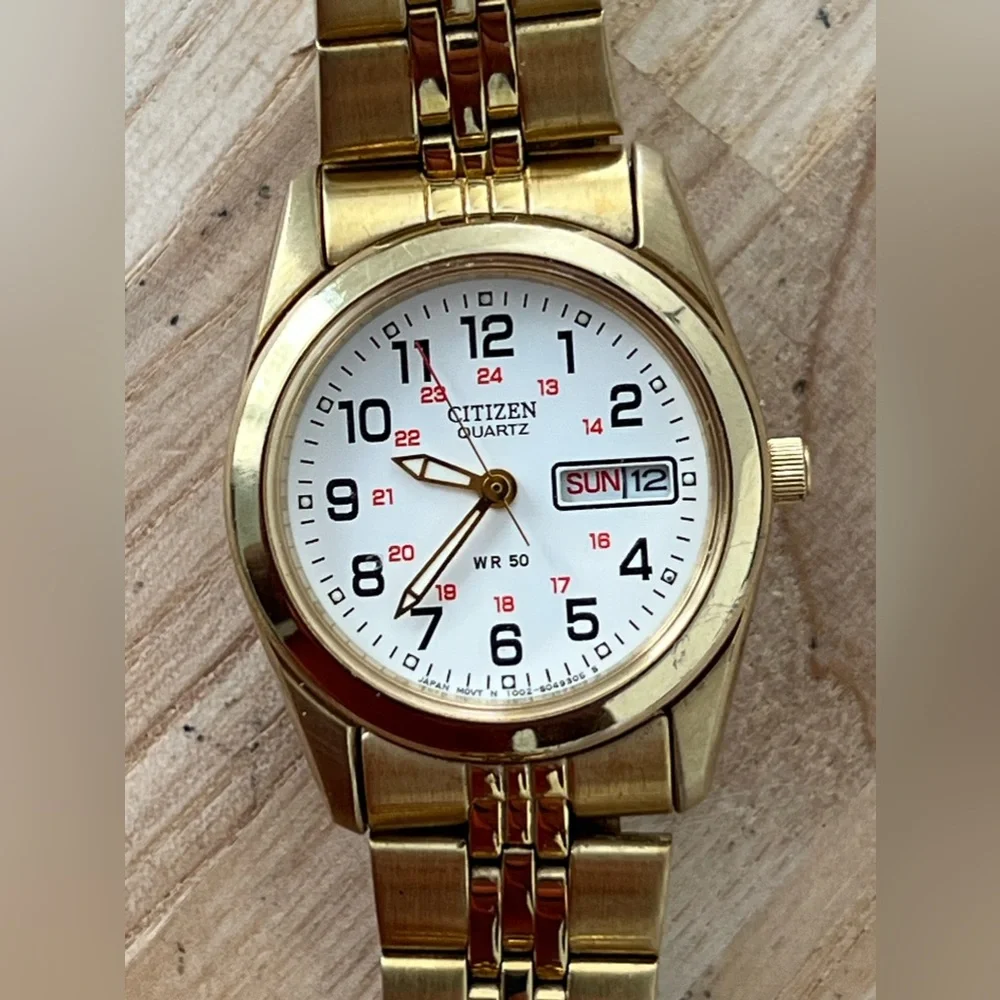 Citizen Ladies Watch Vintage White Dial Gold Tone Bracelet Date Window